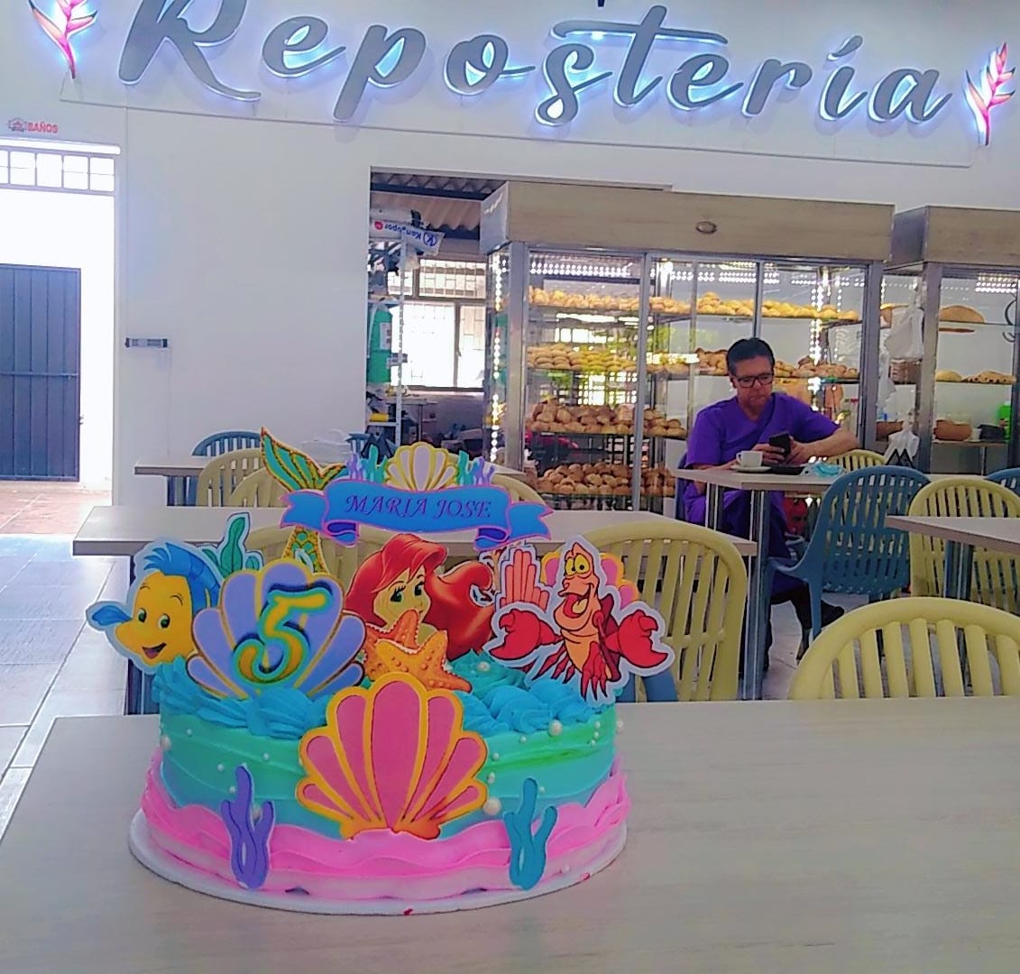 pasteleria y panaderia las heliconias